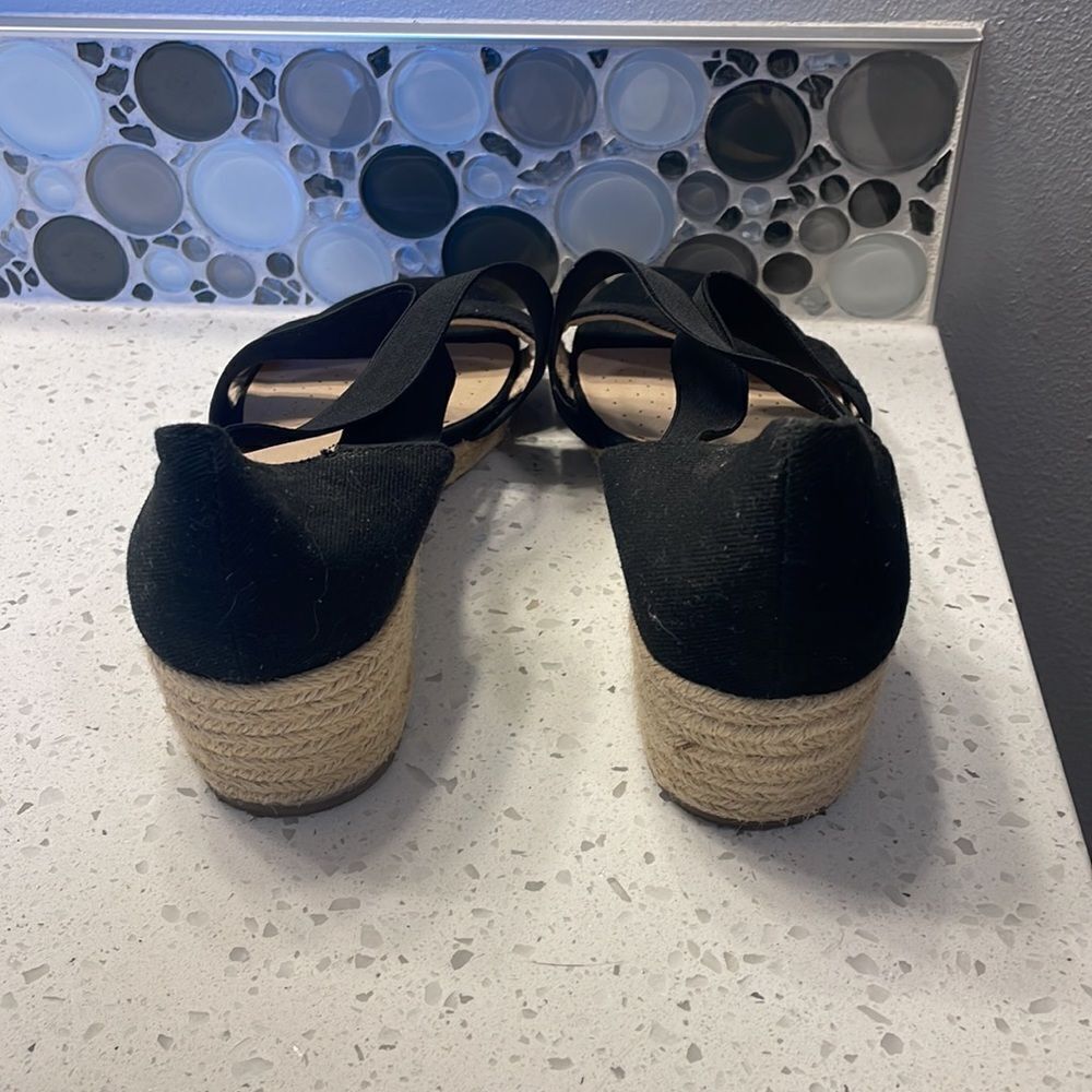 LIFE Stride woman’s black sandals - Picture 4 of 12